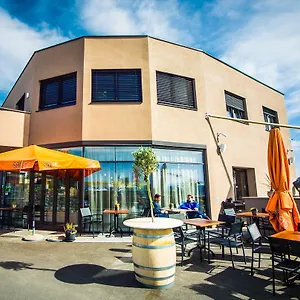 Cafe-restaurant Leo Ausztria